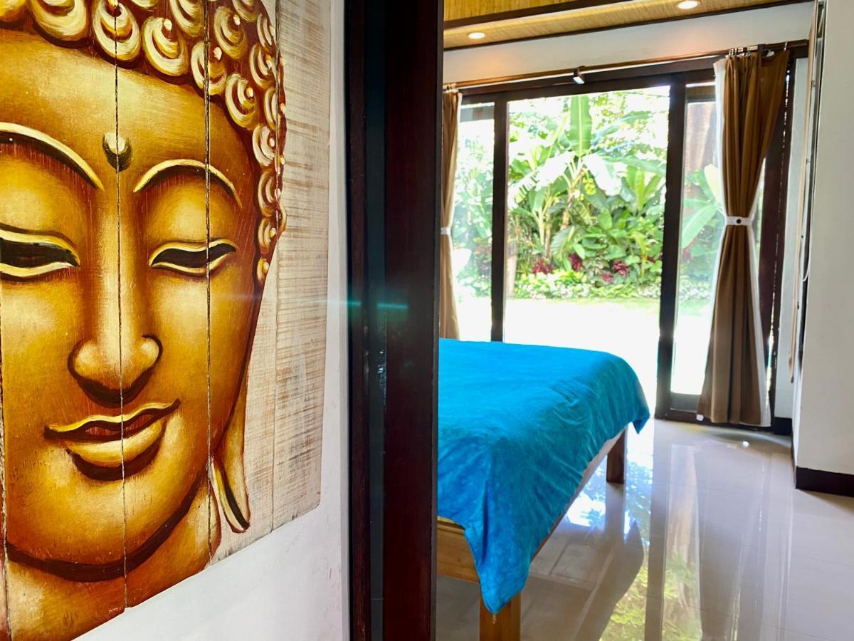 Queen Room Pool View