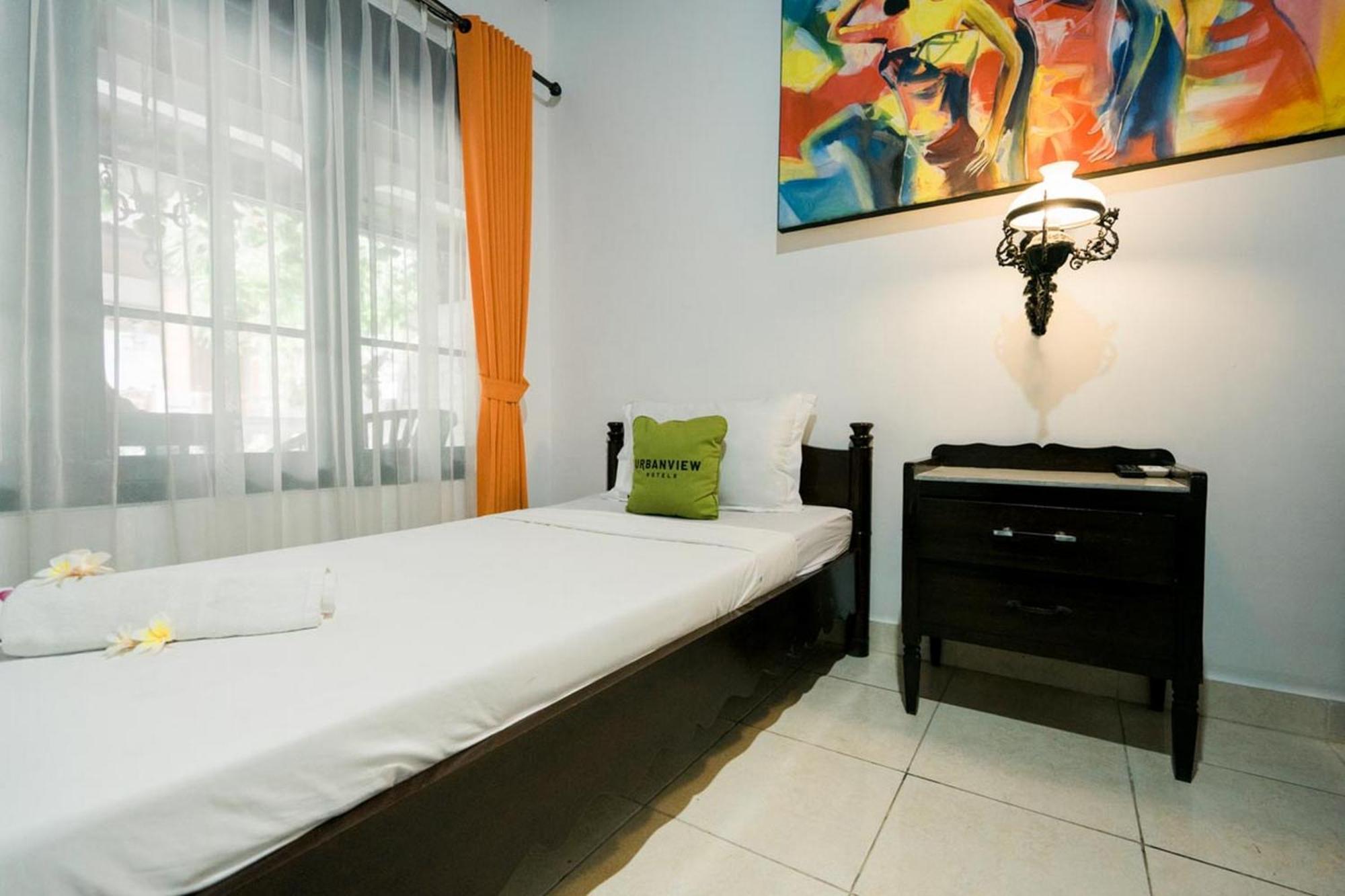 Twin Room,1553319406:JPEG
